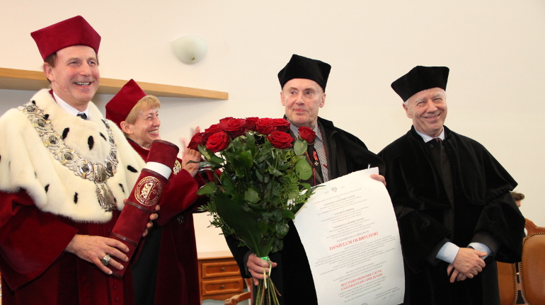 Zdjęcie nagłówkowe otwierające podstronę: Doktorzy Honoris Causa