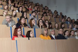 Zdjęcie z wykładu prof. Dariusza Dolińskiego Posłuszni do bólu Milgram w Polsce